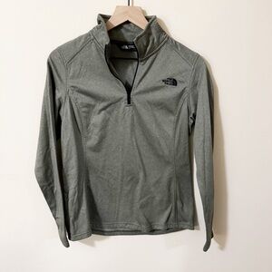 The North Face Womens Gray Quarter Zip Sweatshirt Size Medium Long Sleeve